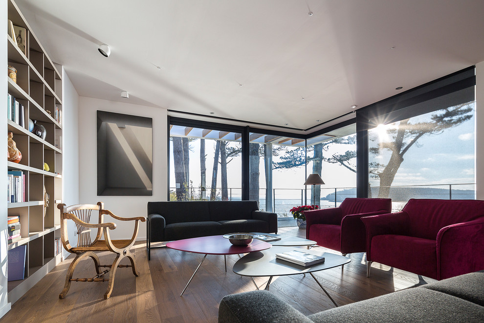 Design ideas for a contemporary home design in Saint-Etienne.
