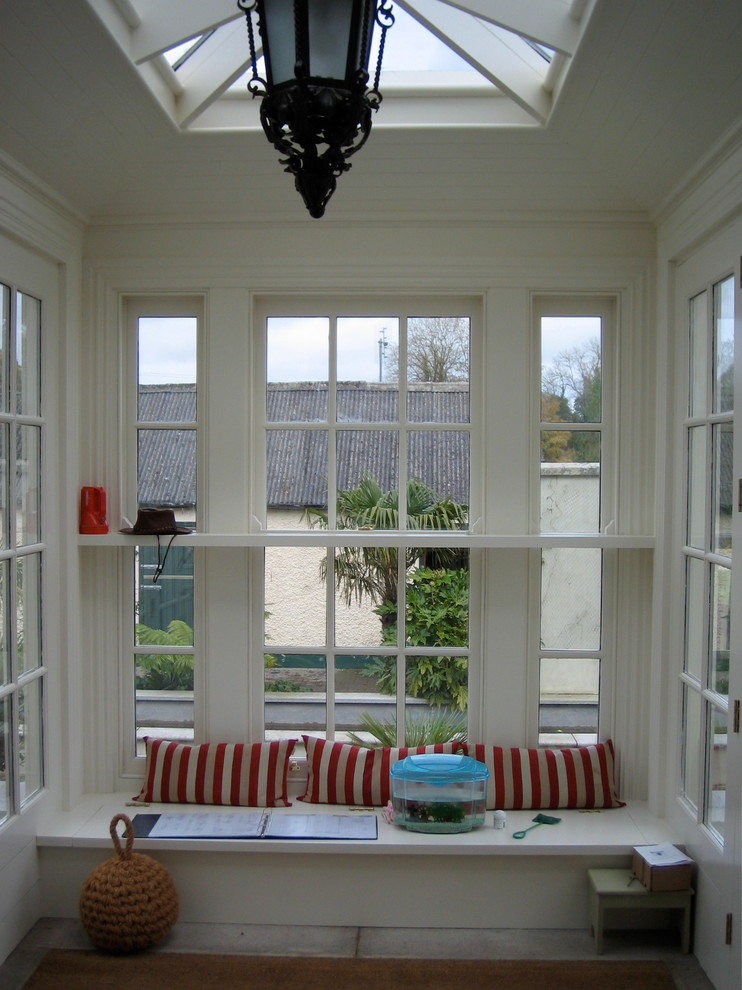 Photo of a traditional sunroom in Dublin.