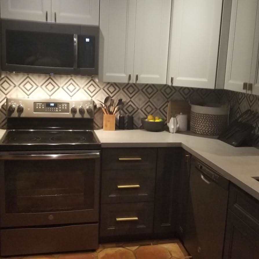Inspiration for a transitional kitchen remodel in Miami