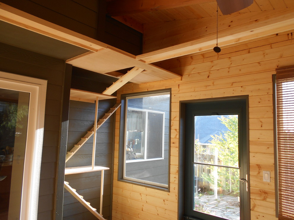 Home design - mid-sized rustic home design idea in Boise
