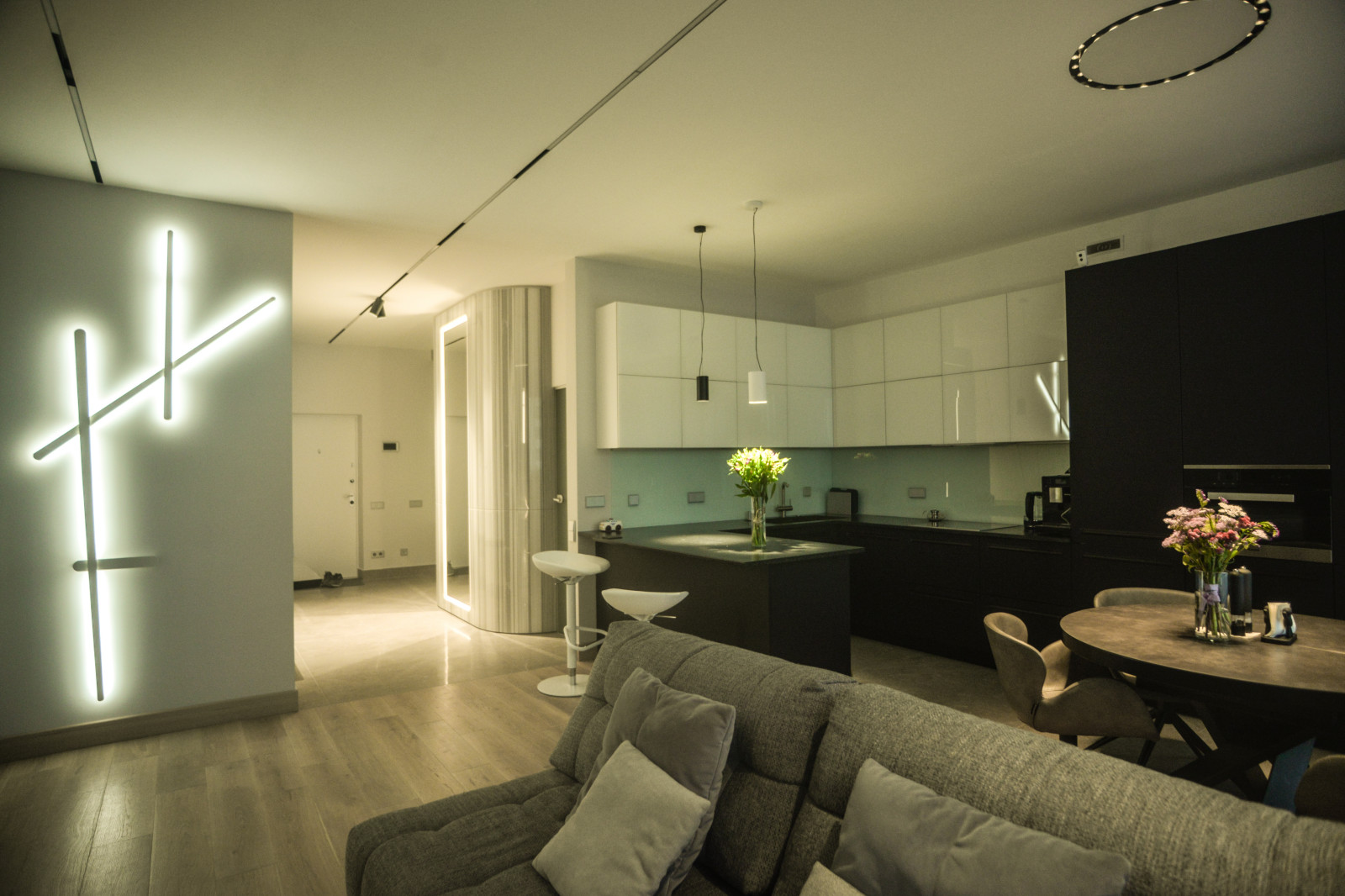 Квартира 110 кв. м - Монохром