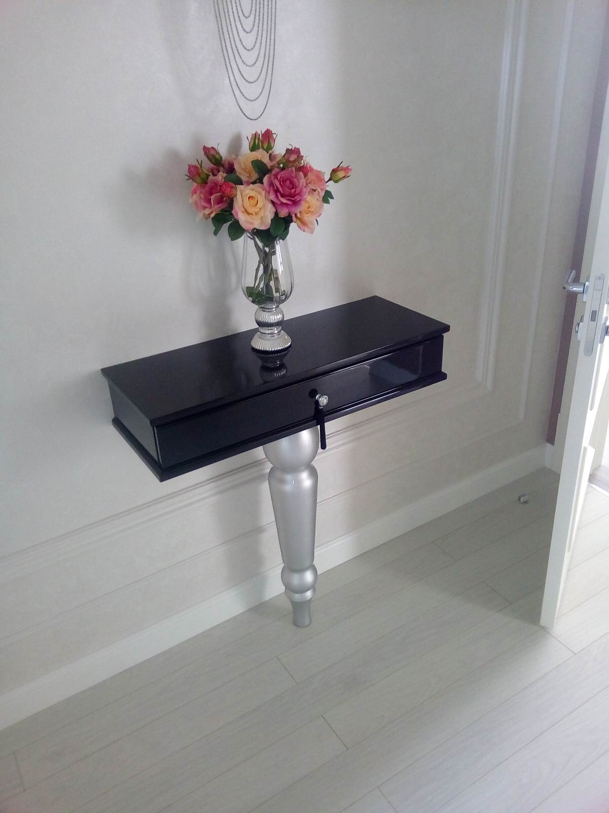 Мебель и аксессуары для спальни.