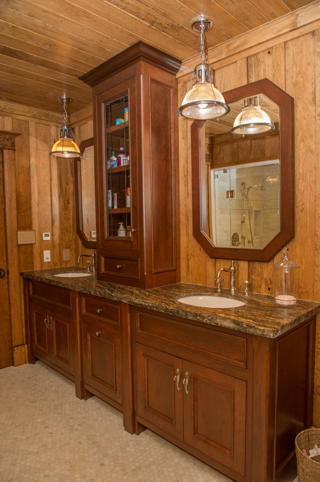 Inspiration for a rustic bathroom remodel in Toronto