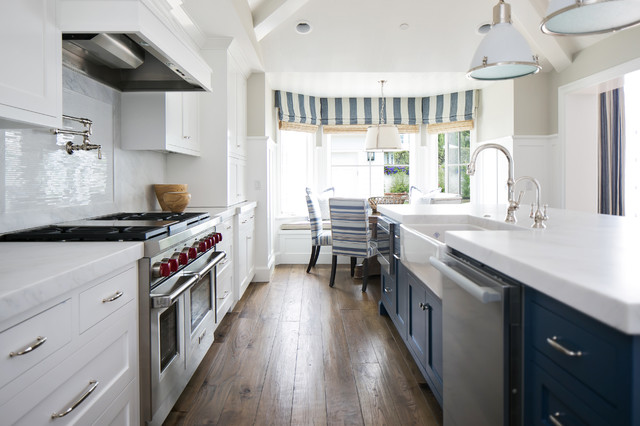 Driftwood beach-style-kitchen