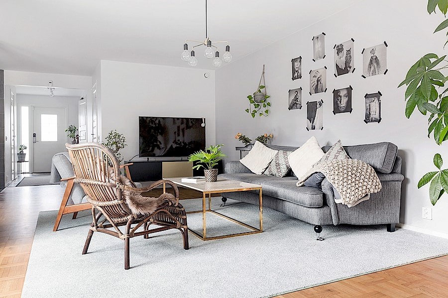 Inredning av ett minimalistiskt vardagsrum
