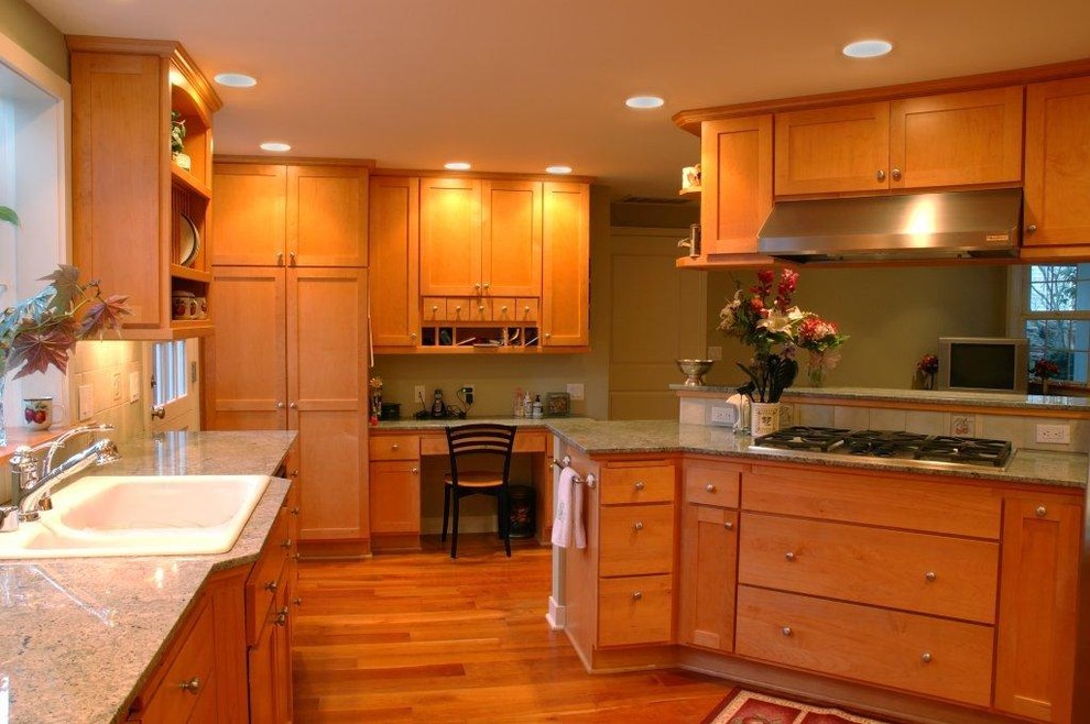Inspiration for a timeless kitchen remodel in Seattle