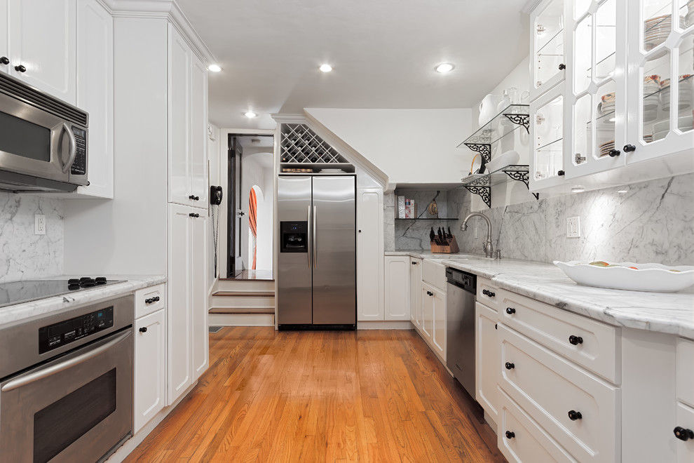 Example of a large kitchen design in Miami
