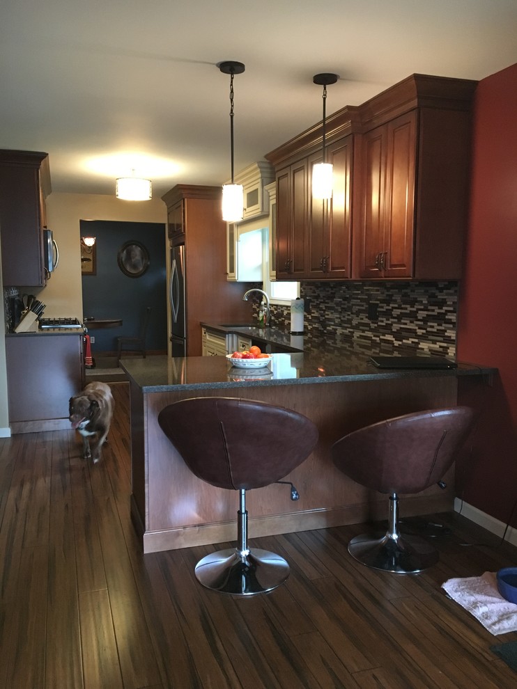 Inspiration for a transitional kitchen remodel in Chicago