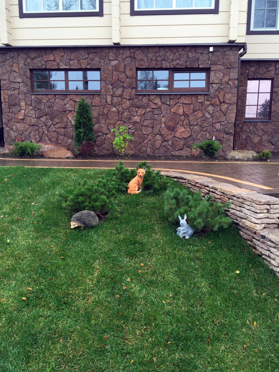 Дом из кирпича в Охтинском парке