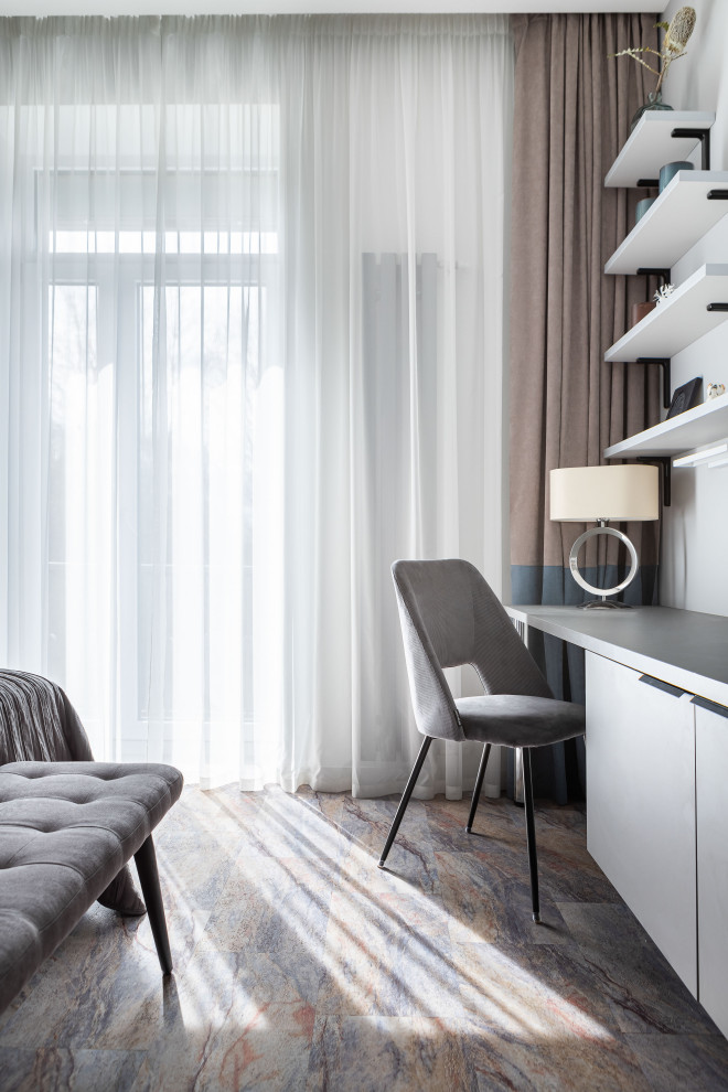 КВАРТИРА С ЯРКИМИ АКЦЕНТАМИ В СТАРОМ ФОНДЕ