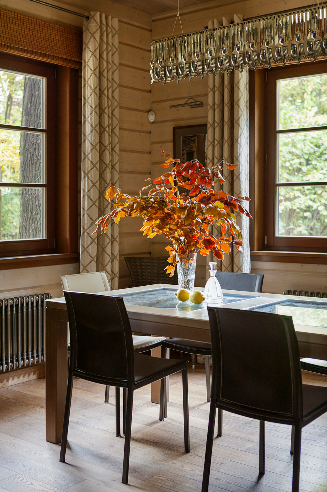 В гостях: Подмосковное шале на участке с историей