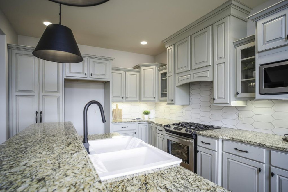 Home design - transitional home design idea