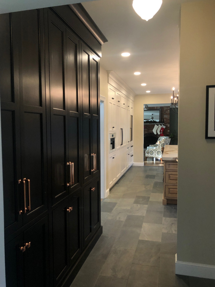 Kitchen - kitchen idea in Boston