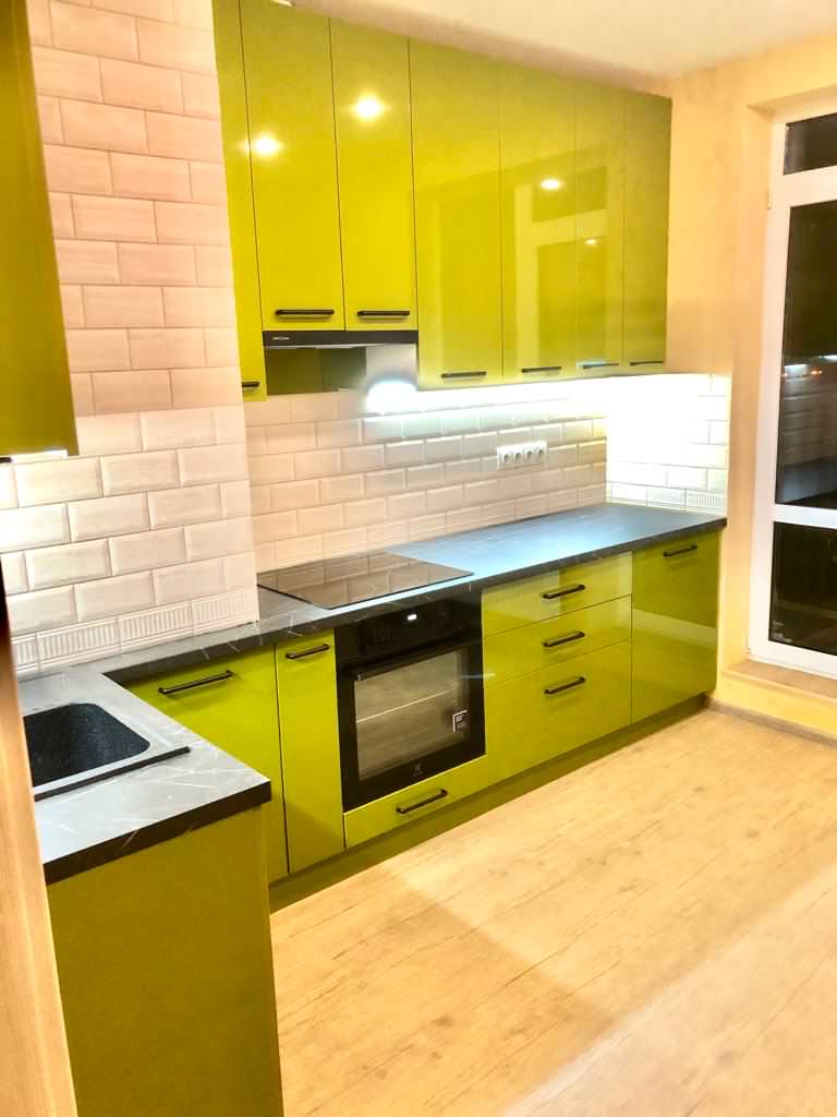 КУХНЯ ЯРКАЯ