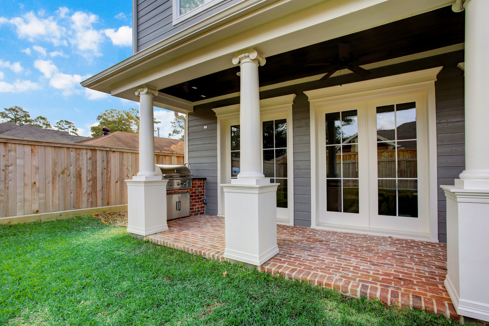 Inspiration for a transitional home design remodel in Houston