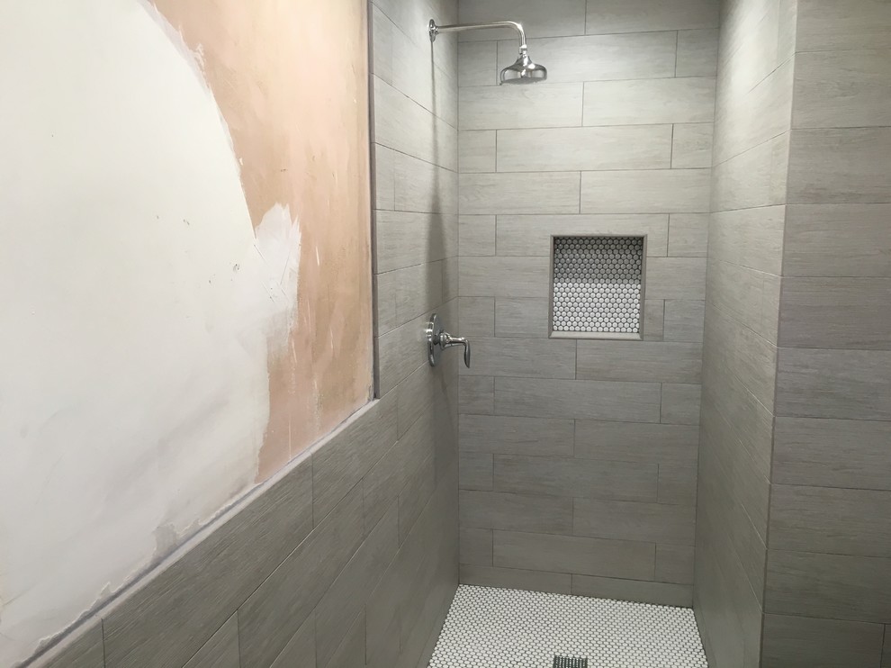 What color should I paint my guest bathroom wall?