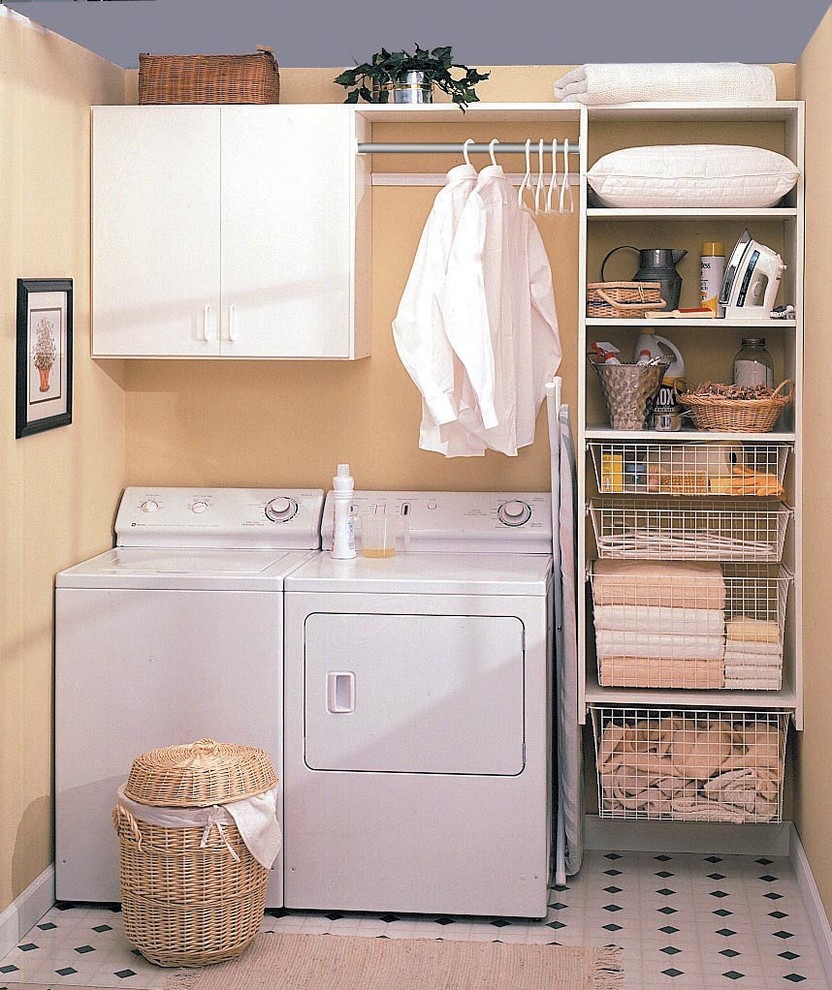 This is an example of a laundry room in Charleston.