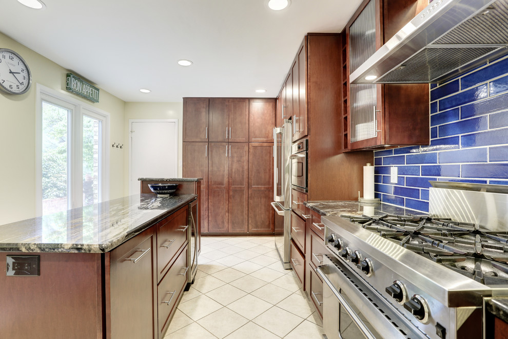 Example of a transitional kitchen design in DC Metro