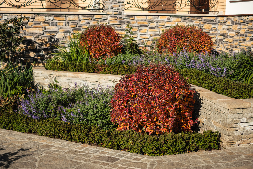 Сад с подпорными стенами