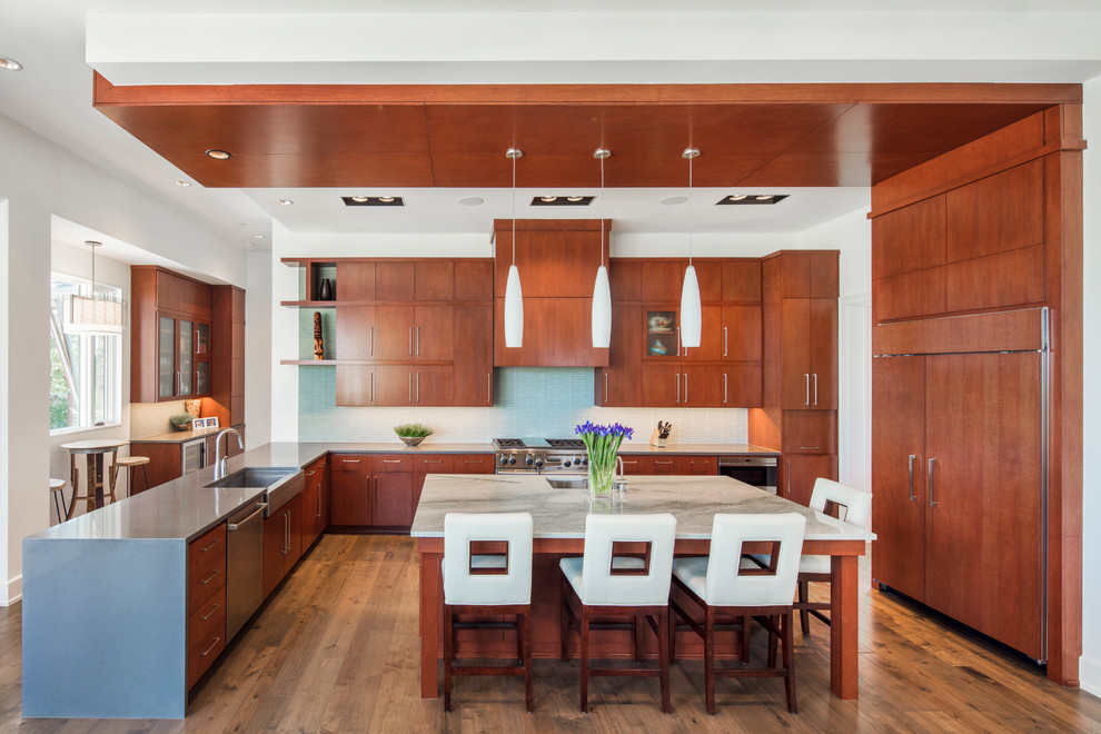 Example of a transitional kitchen design in Austin