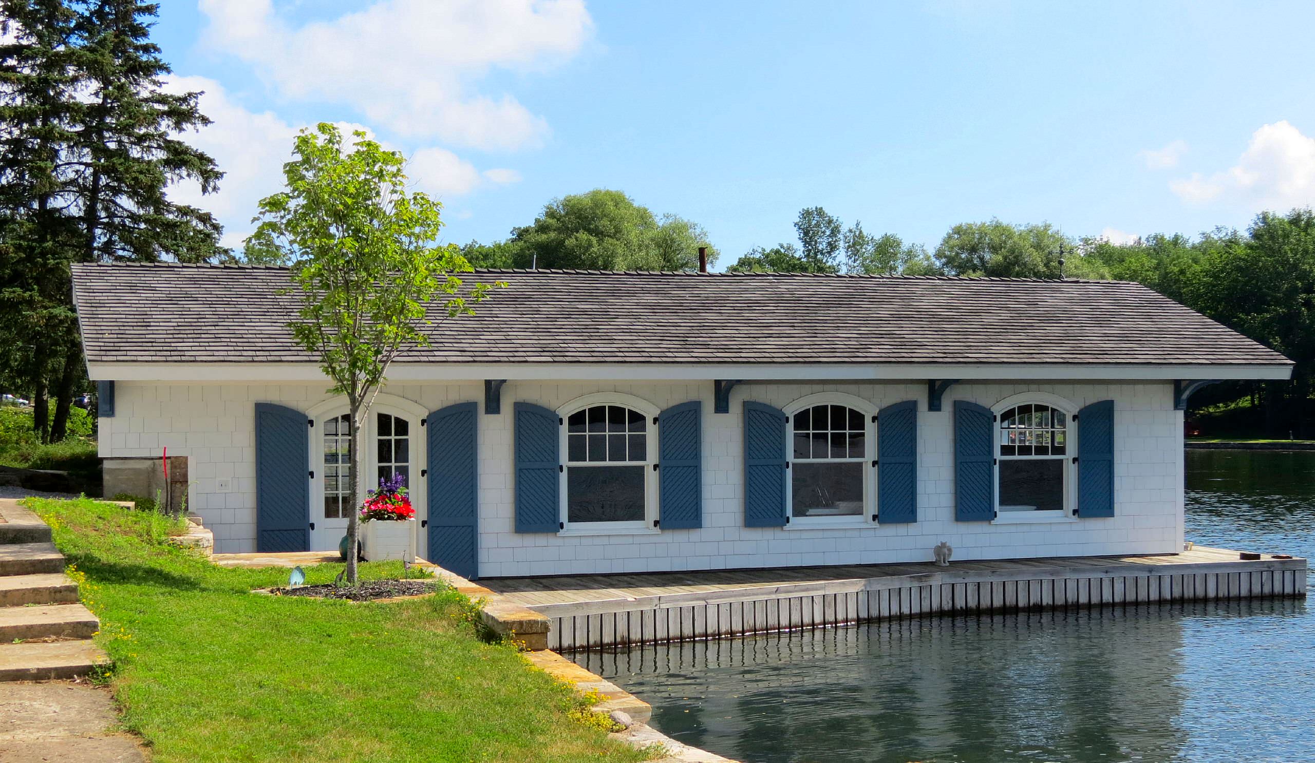 トラディショナルスタイルのおしゃれなボートハウスの画像 75選 - 2026