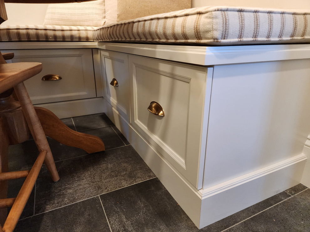16831 - The Purrfect Kitchen