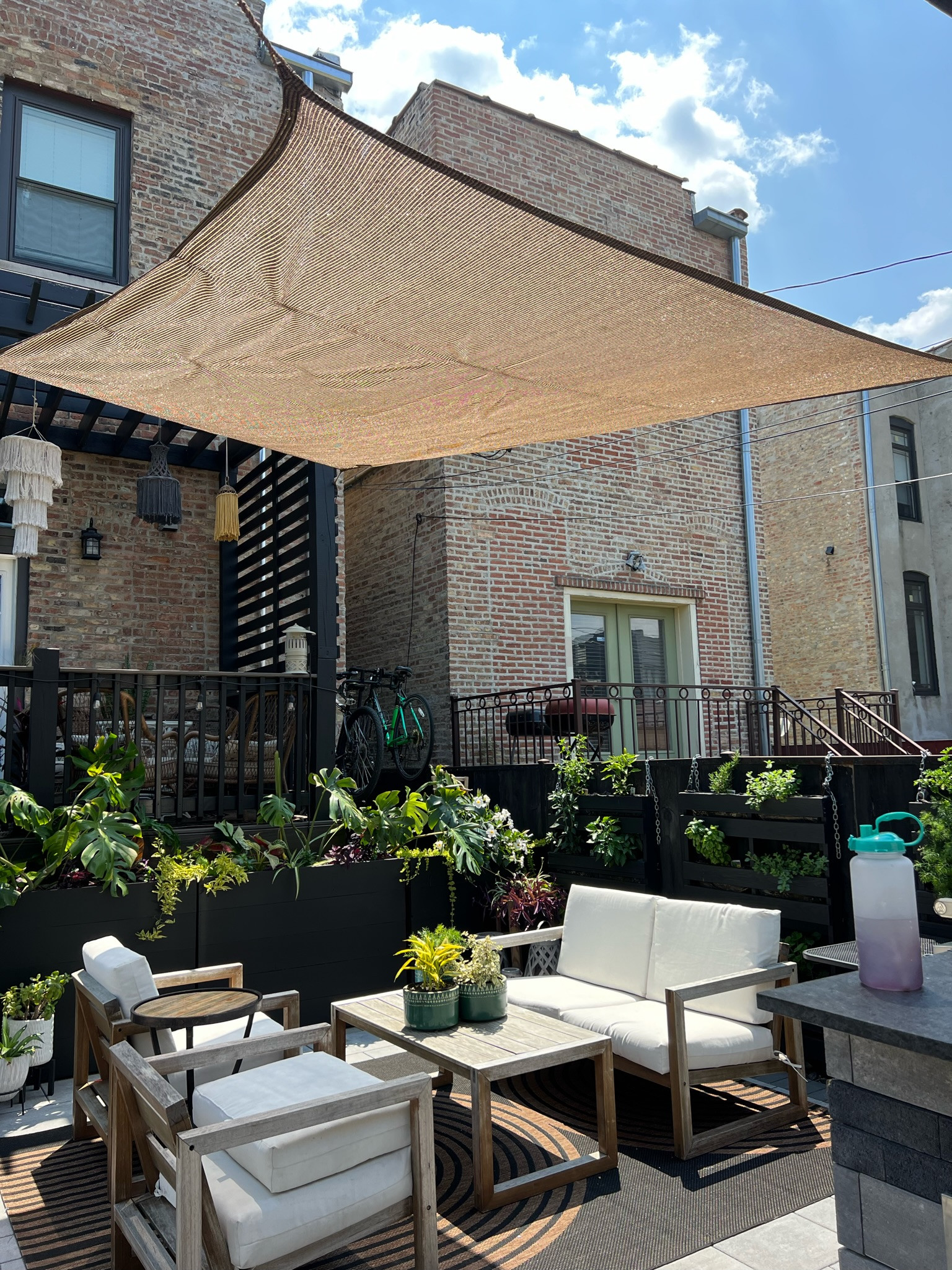 Bronzeville//Hydepark patio