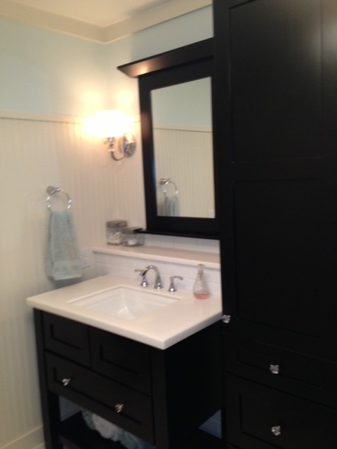 Example of a transitional home design design in Cincinnati
