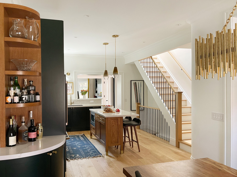 Kitchen - transitional kitchen idea in Toronto