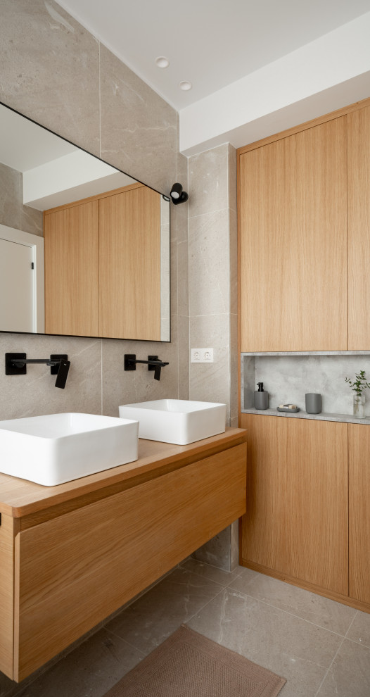 This is an example of a contemporary bathroom in Bilbao.