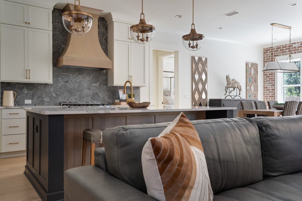 Transitional kitchen photo in Miami