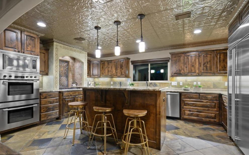 Inspiration for a transitional kitchen remodel in Austin