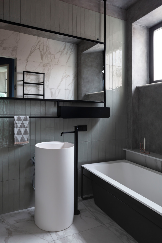 Design ideas for an industrial bathroom in Moscow.