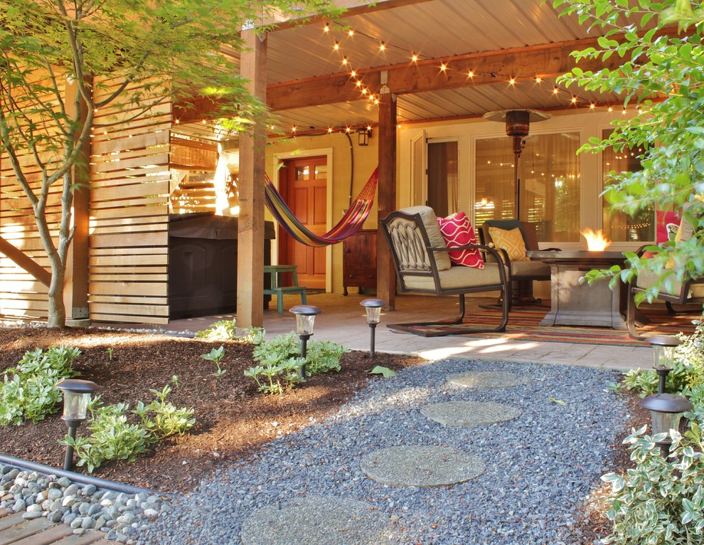 Inspiration for a traditional patio in Seattle.