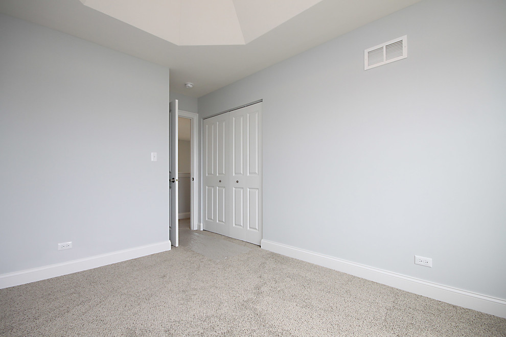 Inspiration for a transitional home design remodel in Chicago