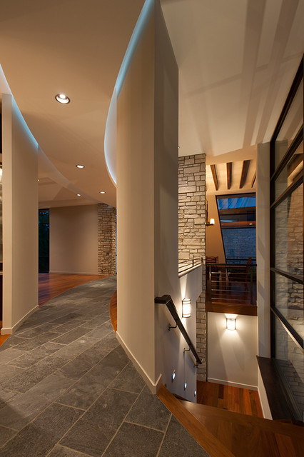 commerce 2 contemporary-hall
