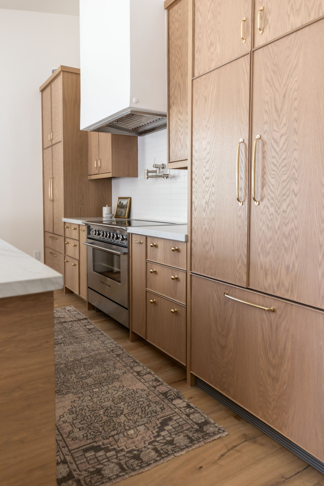 Kitchen - transitional kitchen idea in Phoenix