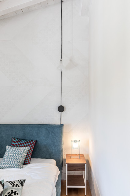 VISTA LAGO contemporary-bedroom