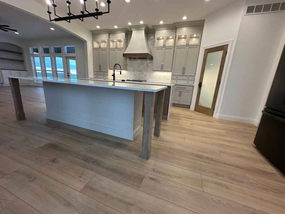 Kitchen and living area 21