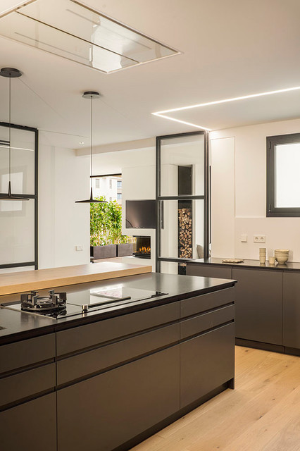 Black to Light modern-kueche