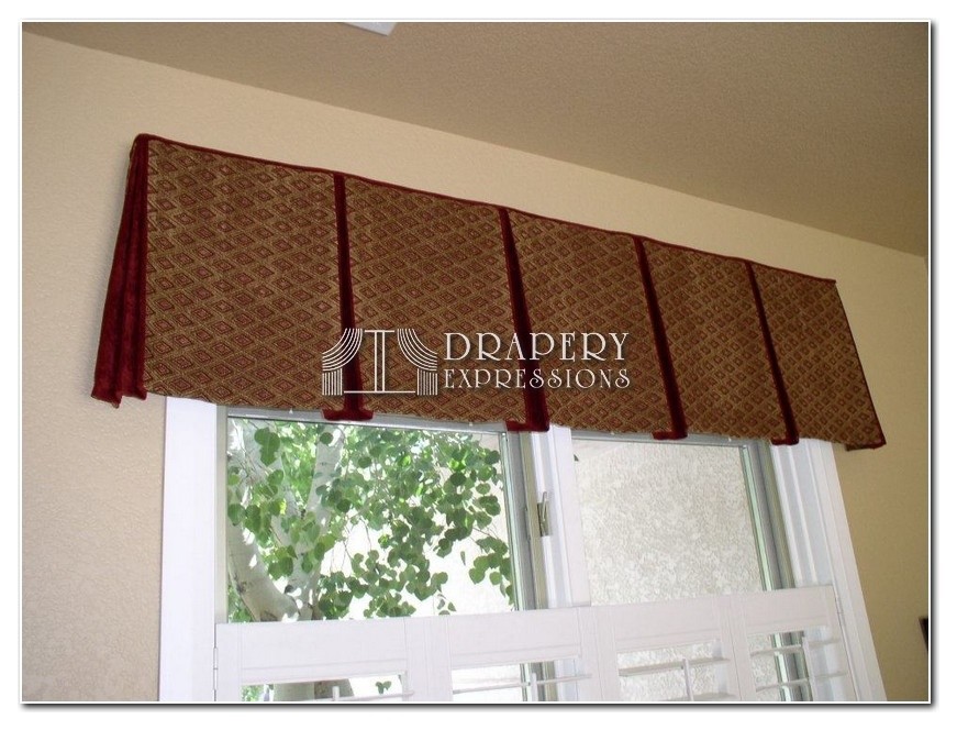 Transitional home design photo in Denver