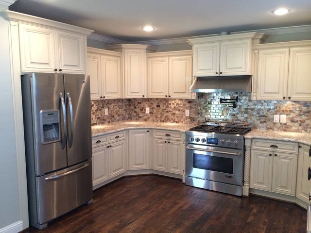 Stunning Kitchen & Bath Remodels clasico-renovado-cocina