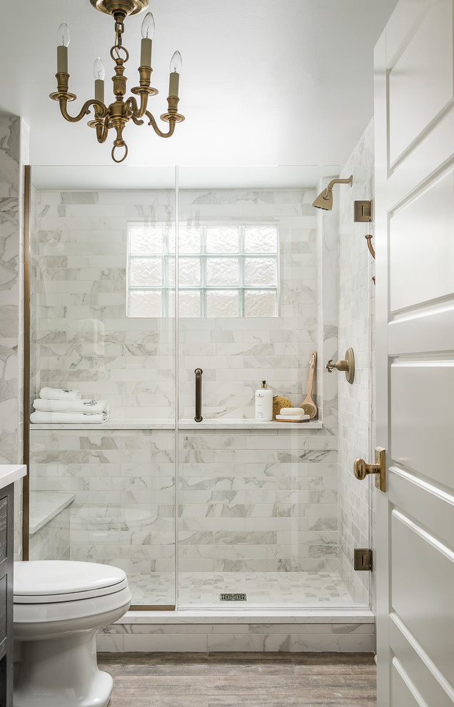 Design ideas for a country bathroom in Chicago.