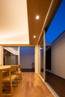 おしゃれな吹き抜けダイニングのインテリア画像 21年10月 Houzz ハウズ