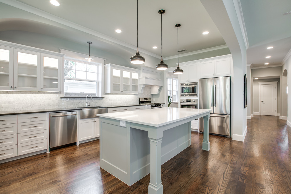 Inspiration for a transitional kitchen remodel in Dallas