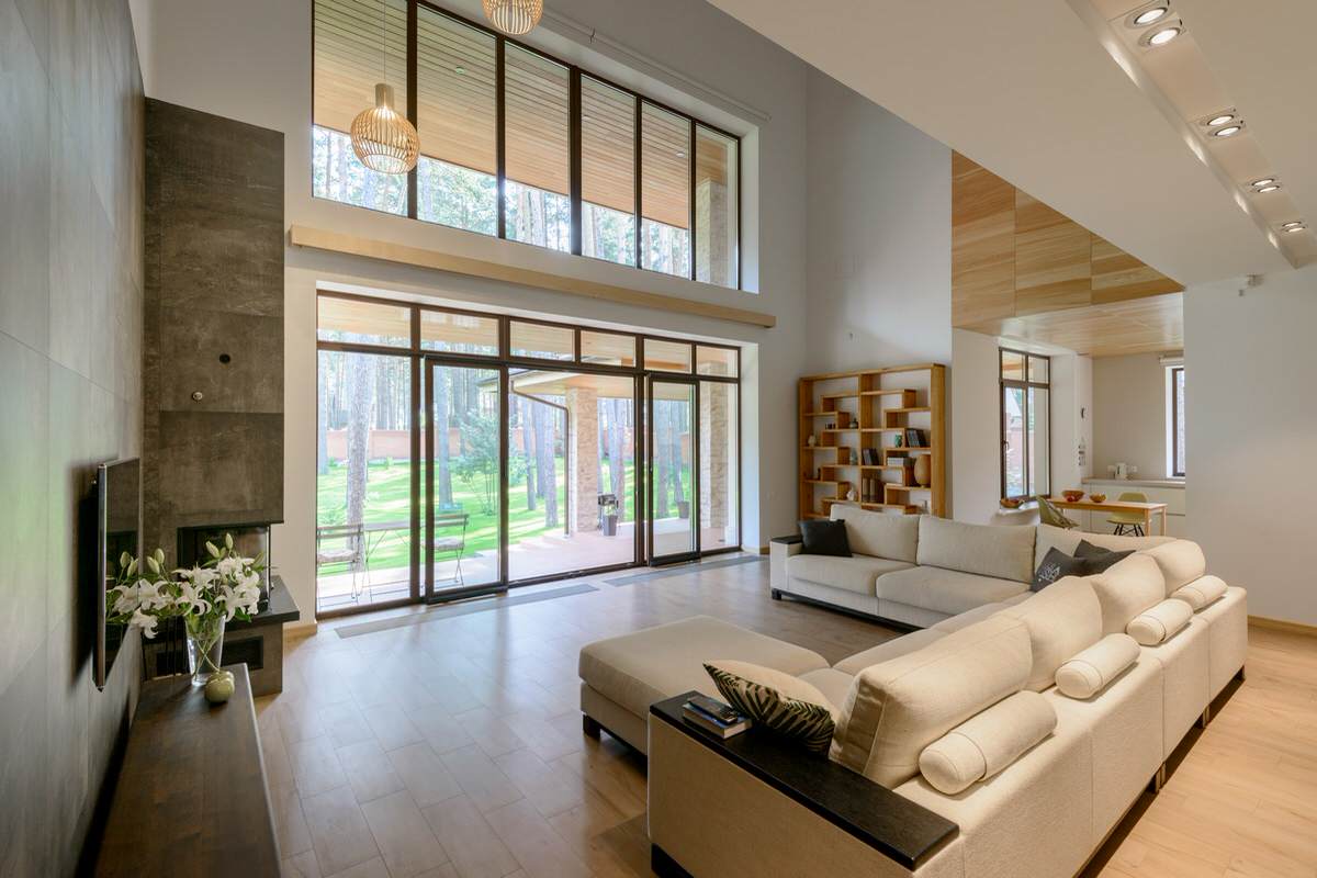 Просторный дом со вторым светом