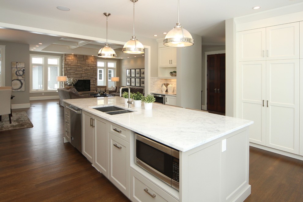 Inspiration for a transitional kitchen remodel in Calgary