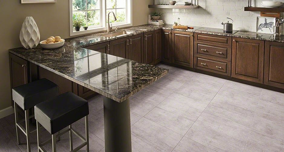 Transitional kitchen photo in Orange County