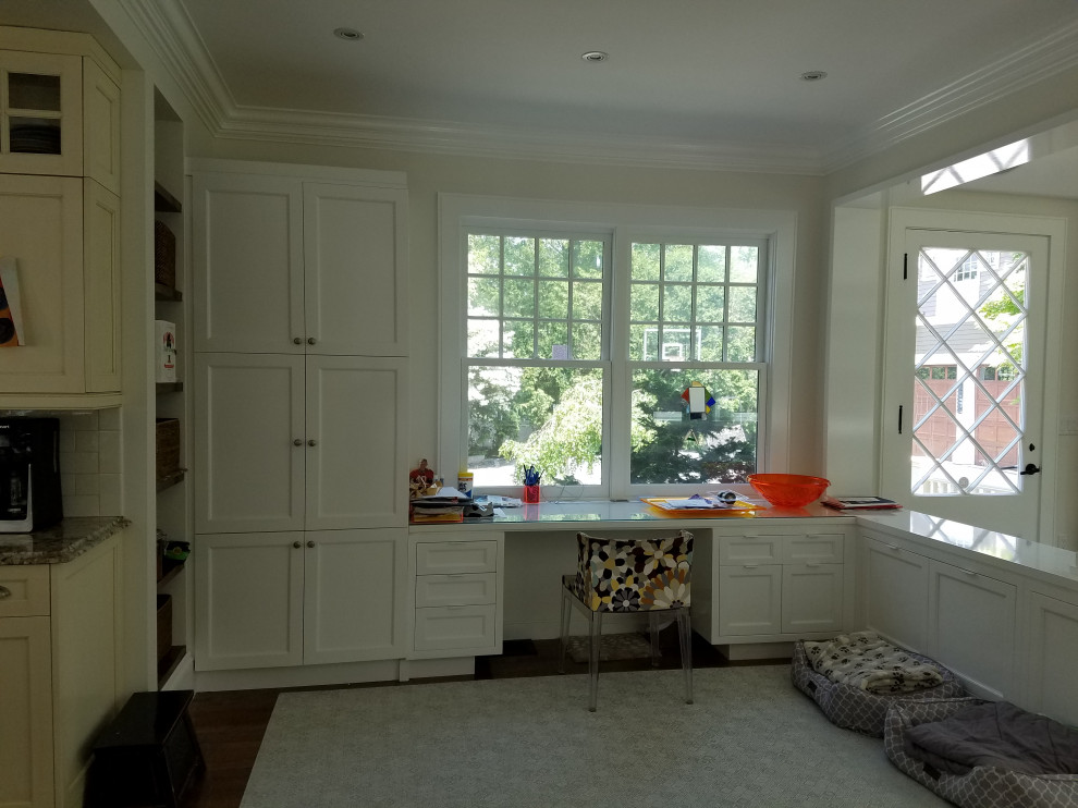 Home design - transitional home design idea in Boston