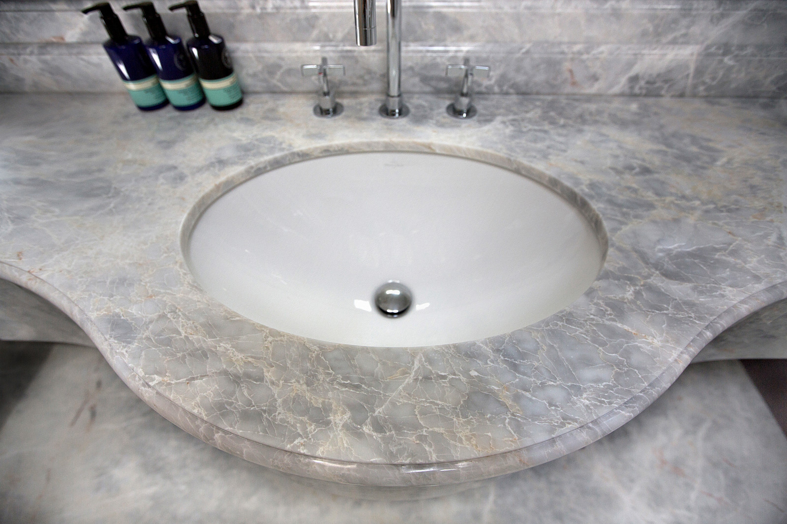 Мрамор в ванной комнате